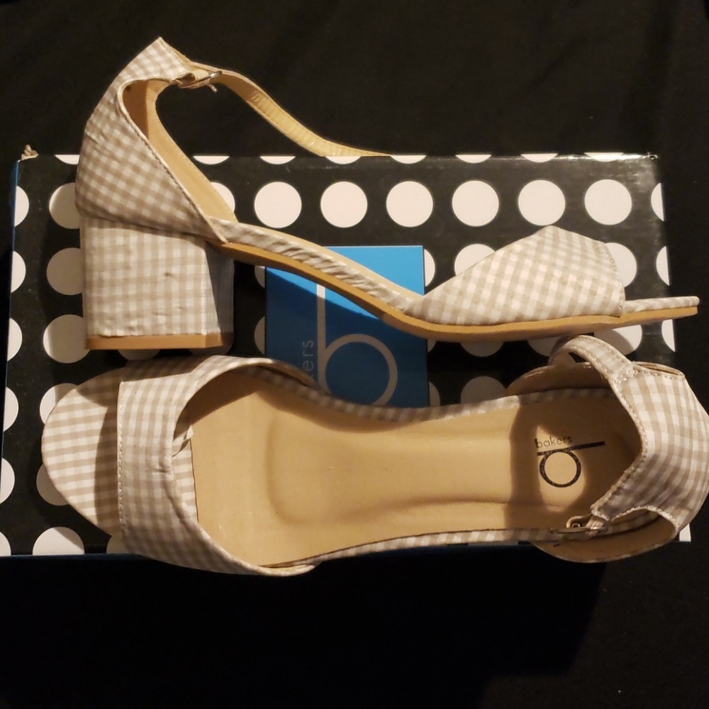 Heels from beakers